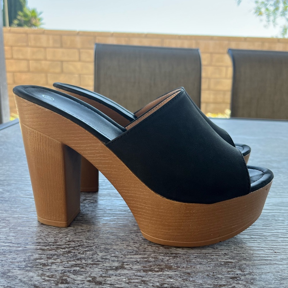 Elegant Black and Tan Block Heel Sandals